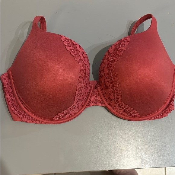 Victoria's Secret Red Underwire Lace Bra - Picture 2 of 7